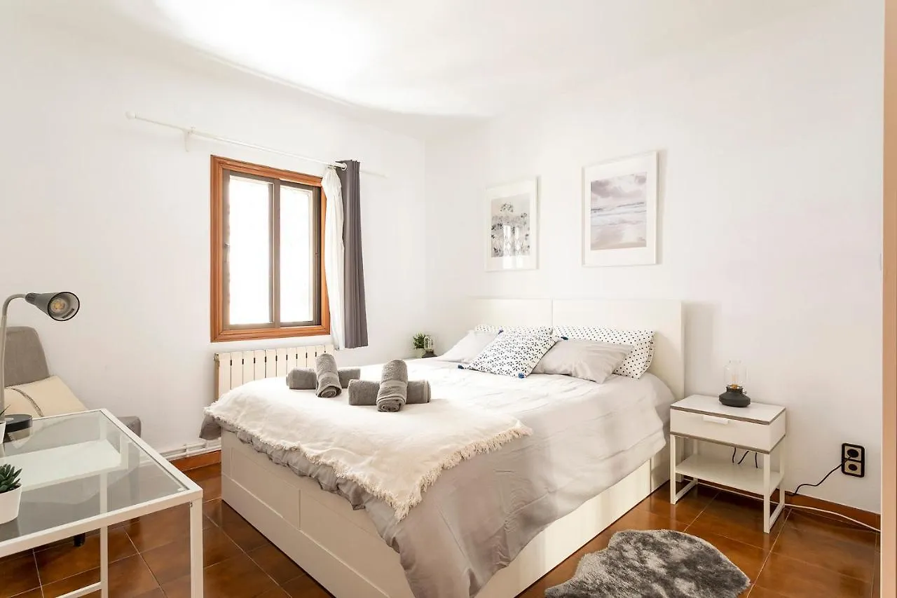 Barcelona Beach Home 0*,